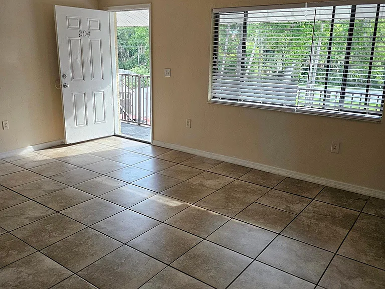 1370 S Palmetto Ave #204 — Photo 5