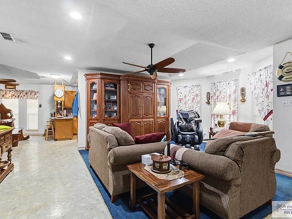 3rd image of 8913 N Bentsen Palm Dr