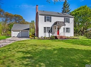 7065 Skunk Ln, Cutchogue, NY 11935