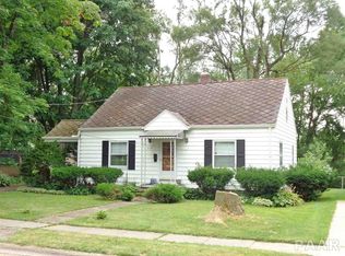 210 North St, Washington, IL 61571