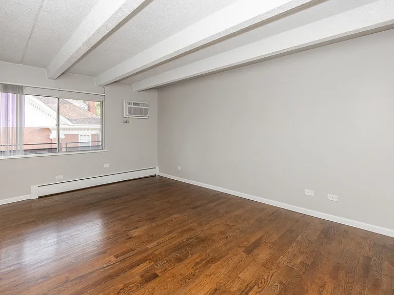 999 N Pearl St — Photo 30