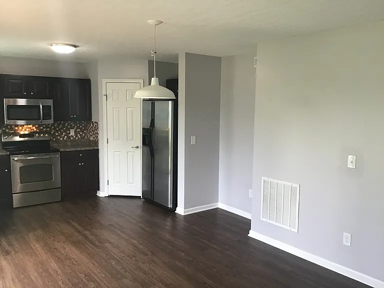 1141 Promenade Dr — Photo 3