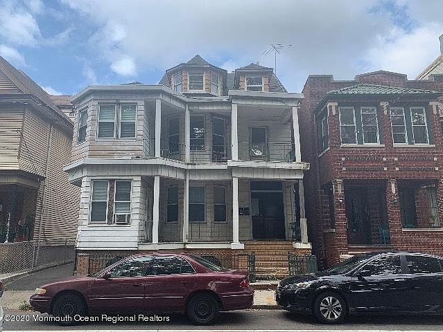 1st image of 224 Van Buren St