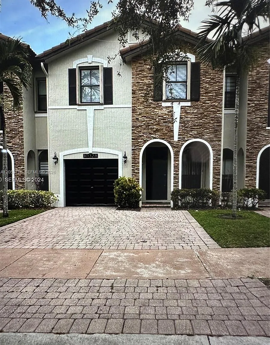 4 bed, 2.5 bath, 2026 sqft, $3,800 — Photo 1