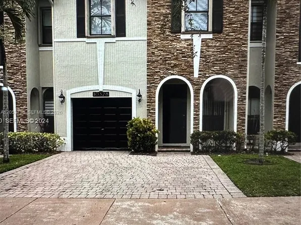 10328 NW 31st Ter, Doral, FL 33172
