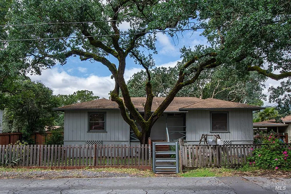 1 bed, $2,100 — Photo 1