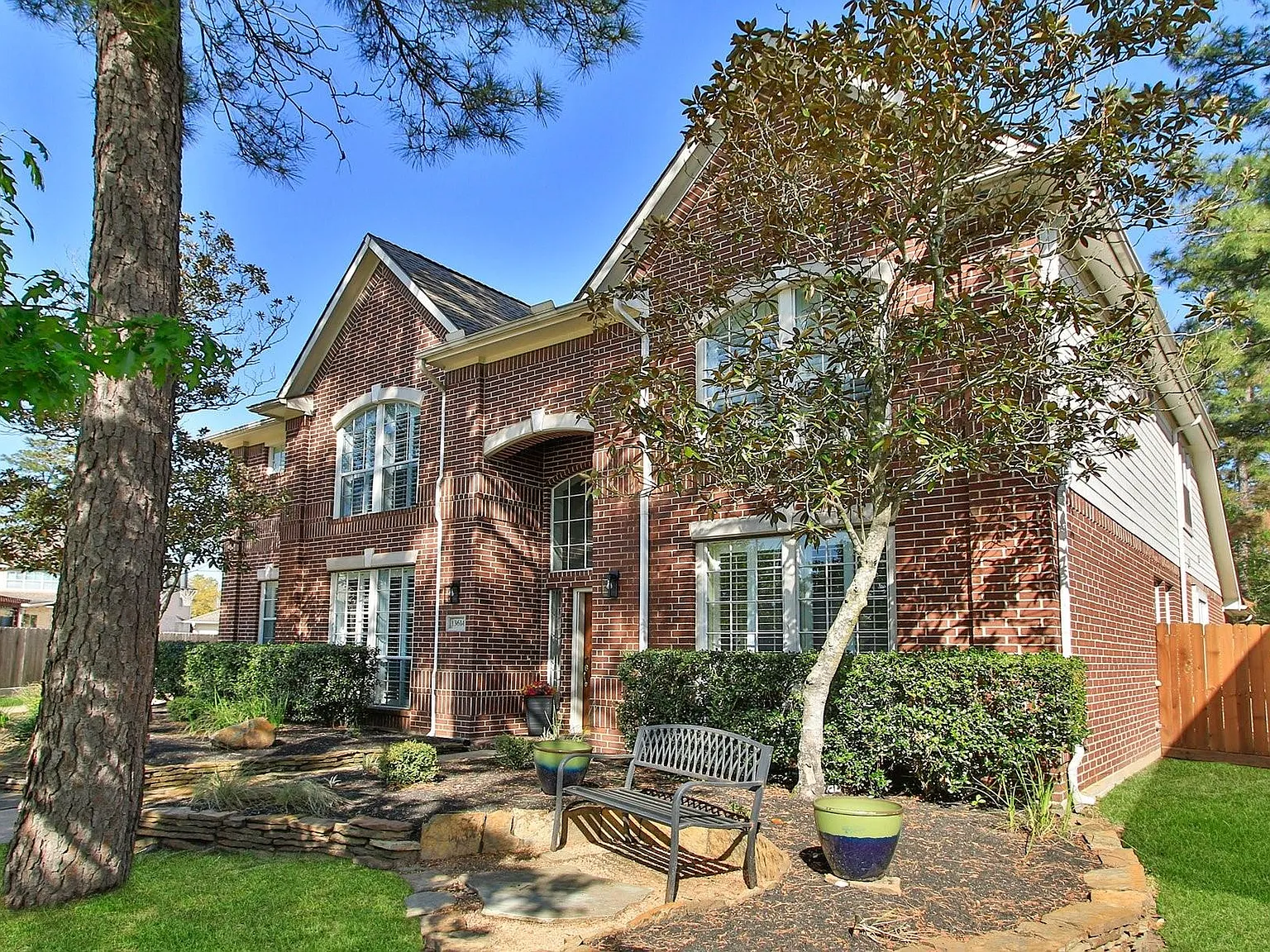 4 bed, 5.0 bath, 4200 sqft, $4,850 — Photo 3