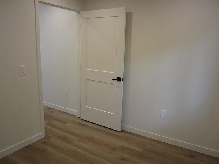 14747 Friar St #4 — Photo 9
