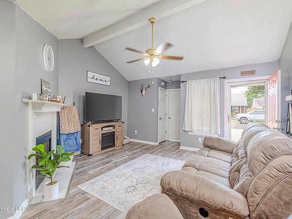 5th image of 5528 Alexandria Ln