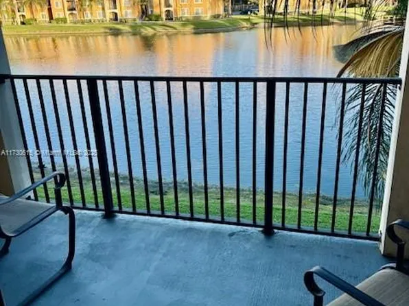 2301 W Preserve Way APT 206, Hollywood, FL 33025