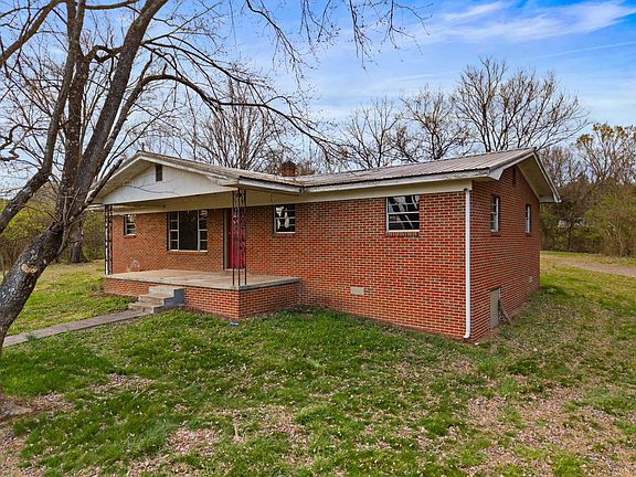 4th image of 4996 Saint Paul Rd