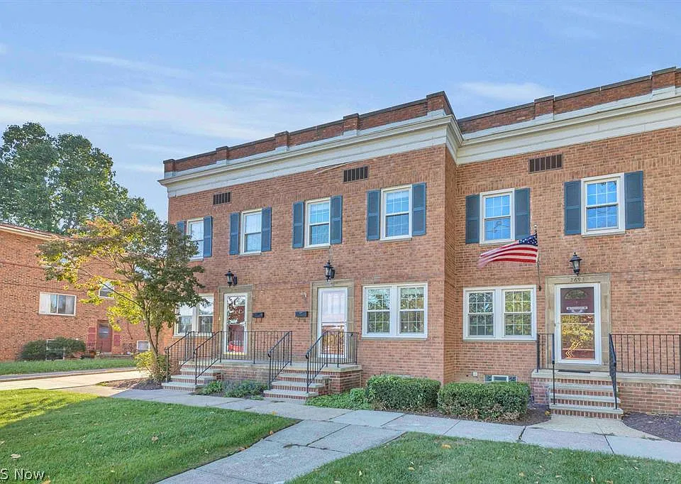 2700 Wooster Rd