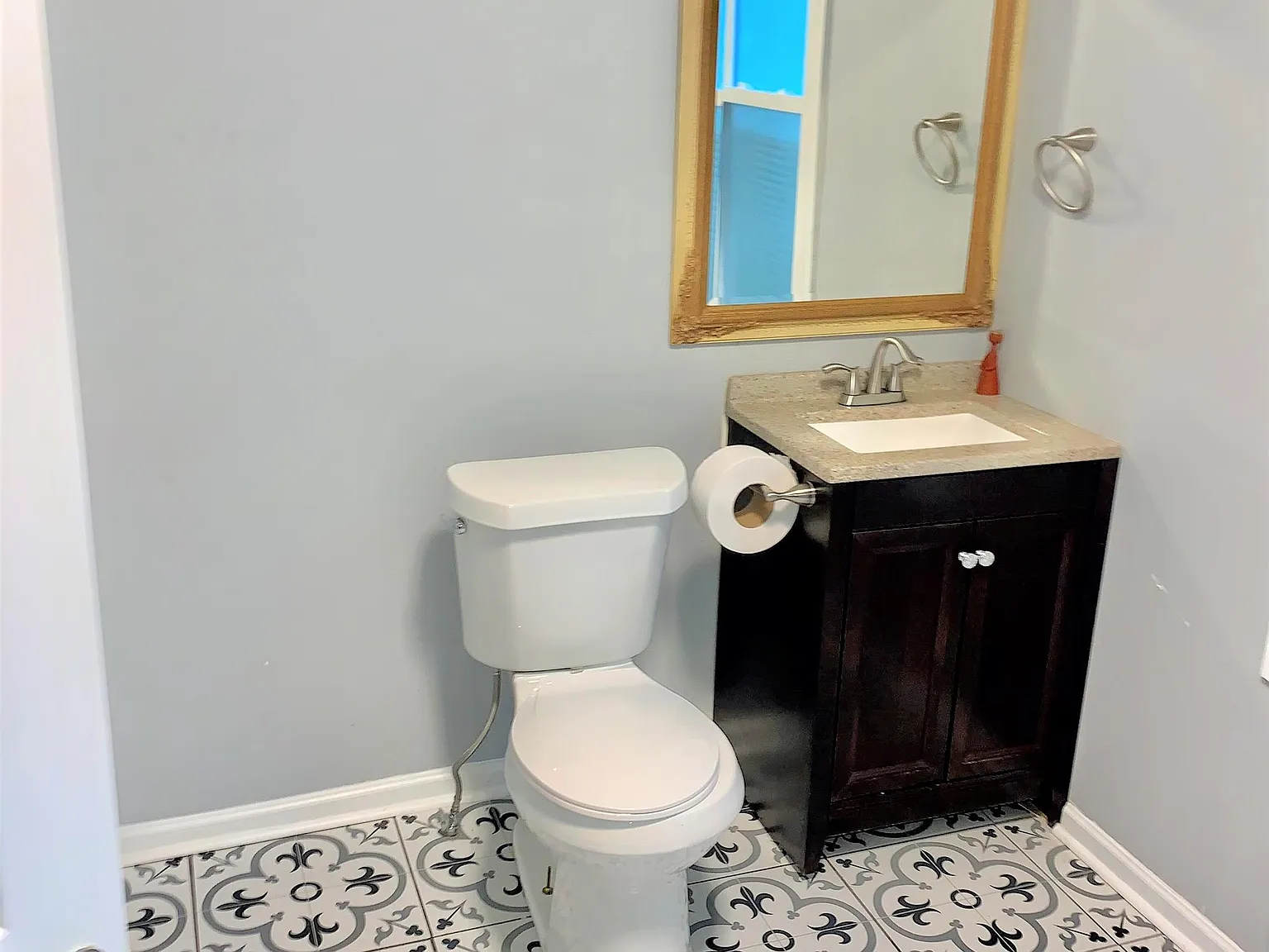 1014 Hemphill Avenue Northwest - 2 — Photo 4