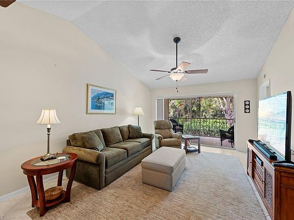 5th image of 621 Squire CIR #204