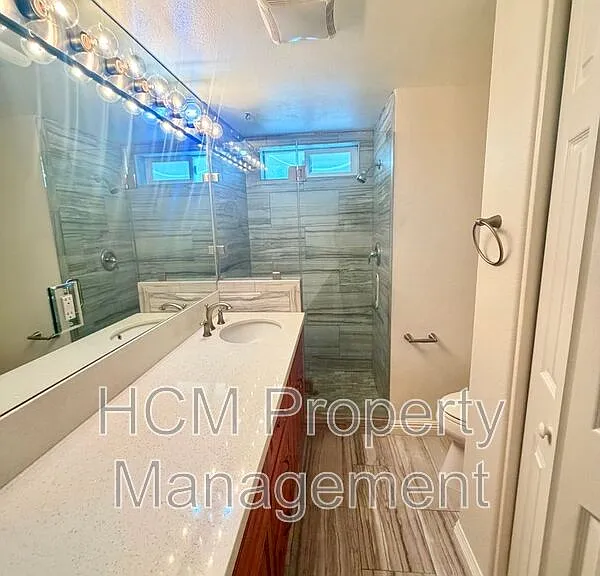 922 W 25th St #1 — Photo 26
