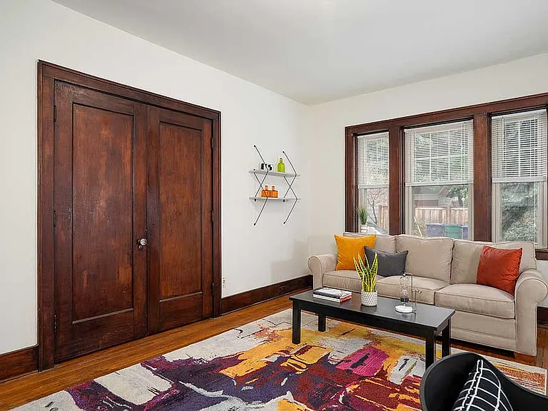 Main Jewett Apartments — Photo 4