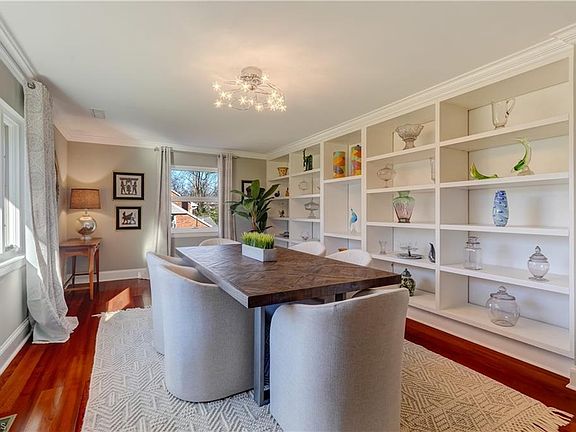 5th image of 220 Mistletoe Dr