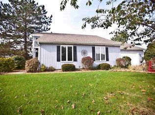 51589 Shaker Ln, Granger, IN