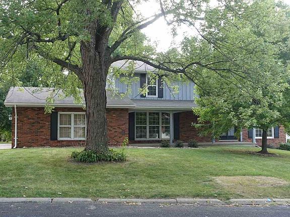 2nd image of 5908 N Briarwood Ln