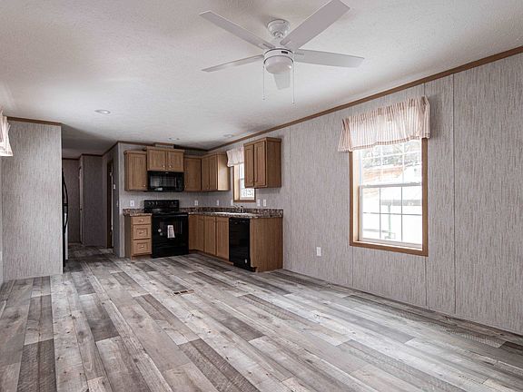2nd image of 135 Oak Street
