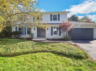 1141 Country Ln, Deerfield, IL 60015