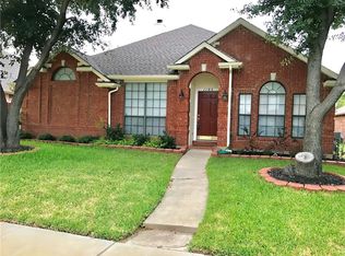 1105 Breezewood Dr, Lewisville, TX 75077