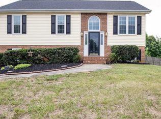 5505 Cornerstaff Dr, Greensboro, NC 27407