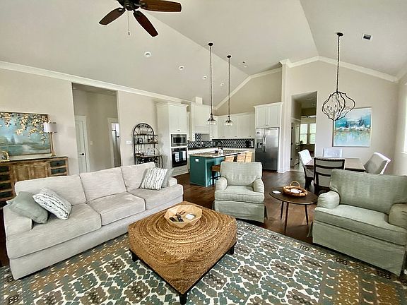 4th image of 1193 Essex Dr