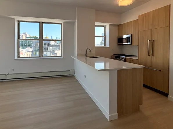 301 Elizabeth Street image 3 of 15