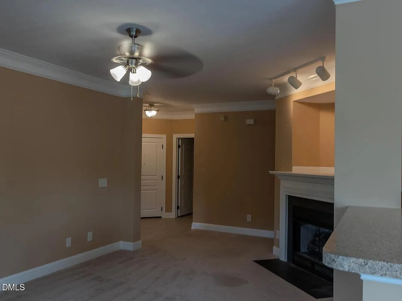 2 bed, 2.0 bath, $1,650 — Photo 4
