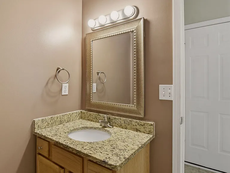 3930 Fountain Village Cir — Photo 8