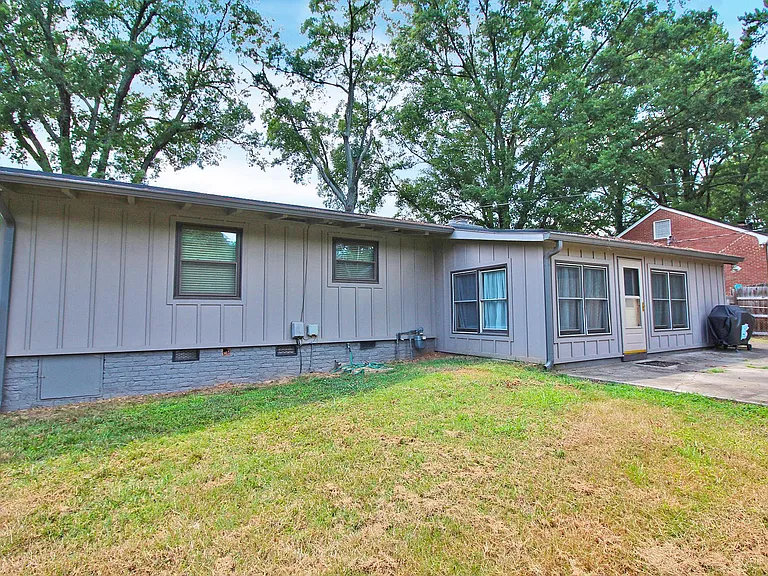 401 Scaleybark Rd — Photo 4