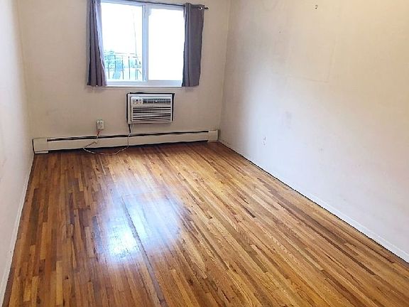 4th image of 28-12 Astoria Blvd #1B