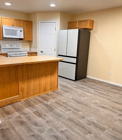 1298 NE Rockridge St #1298 — Photo 5