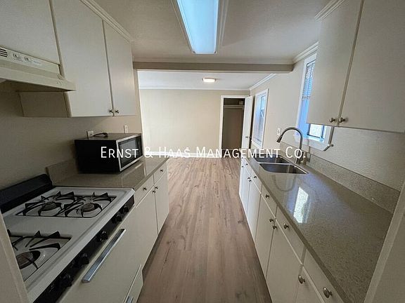 5th image of 1222 E Appleton St