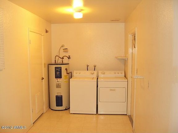 5th image of 2346 E Glade Ave