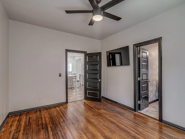 1521 N Blackwelder Ave — Photo 22