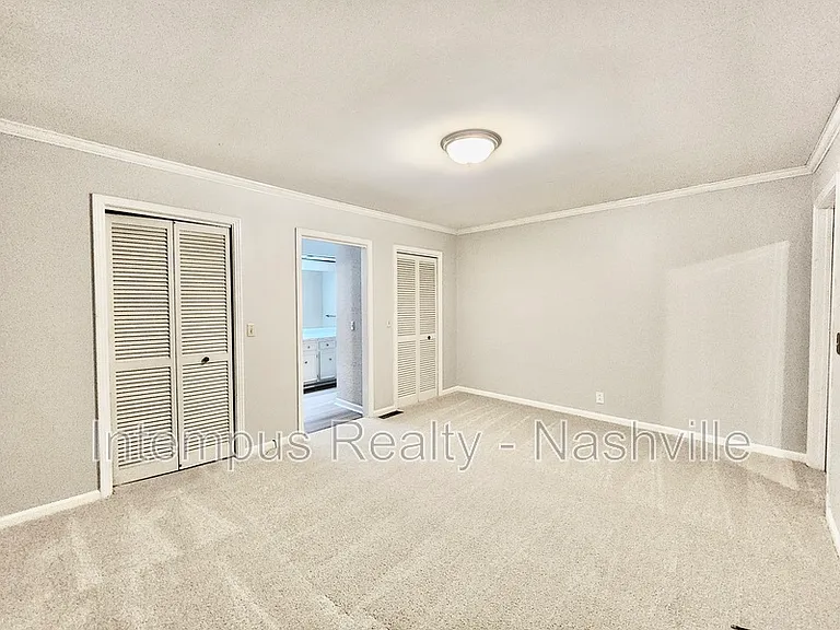 8124 Devens Dr — Photo 46