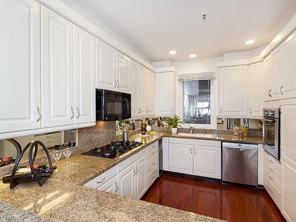 4th image of 24 Red Hill Cir