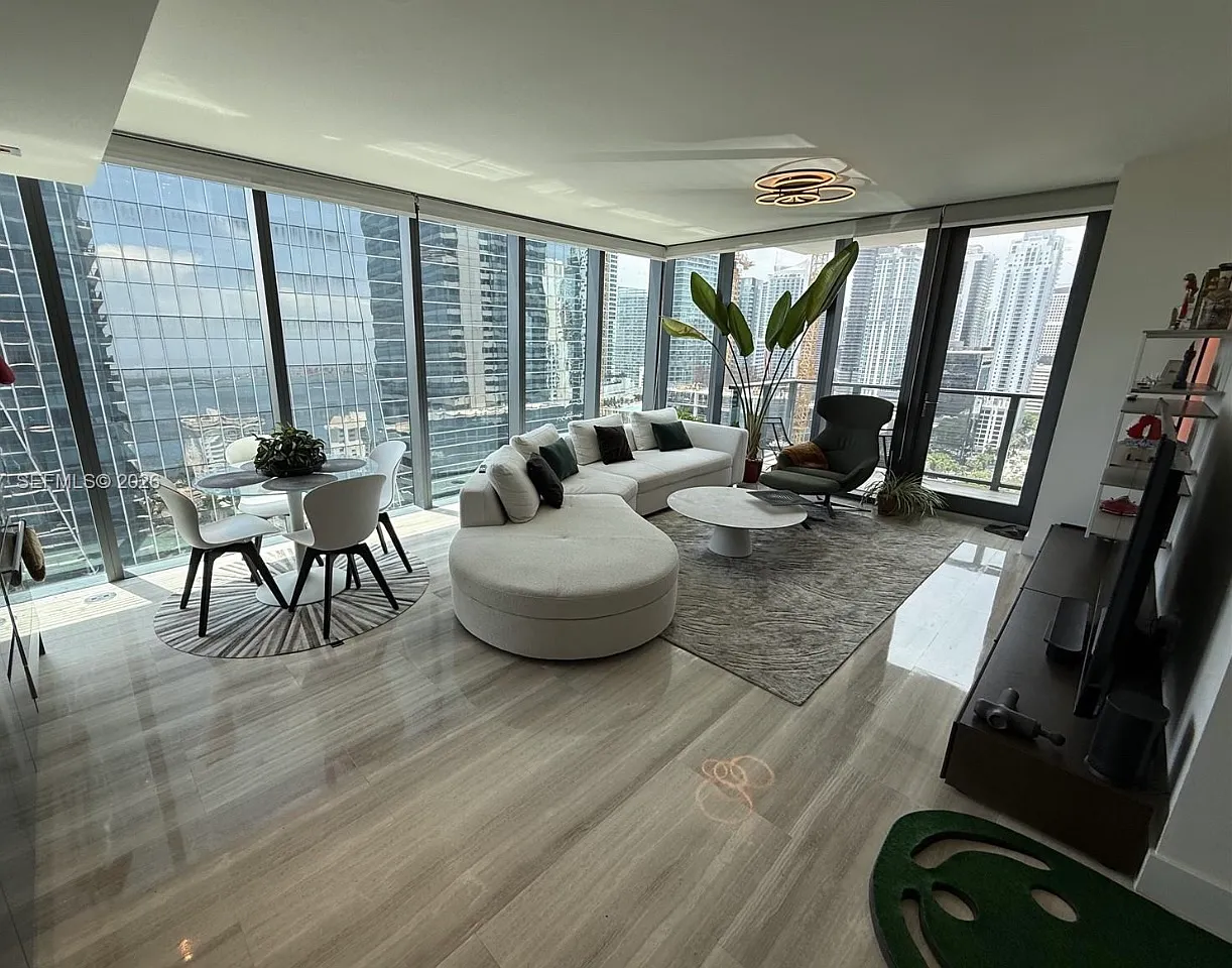 1 bed, 1.5 bath, 806 sqft, $6,200 — Photo 3