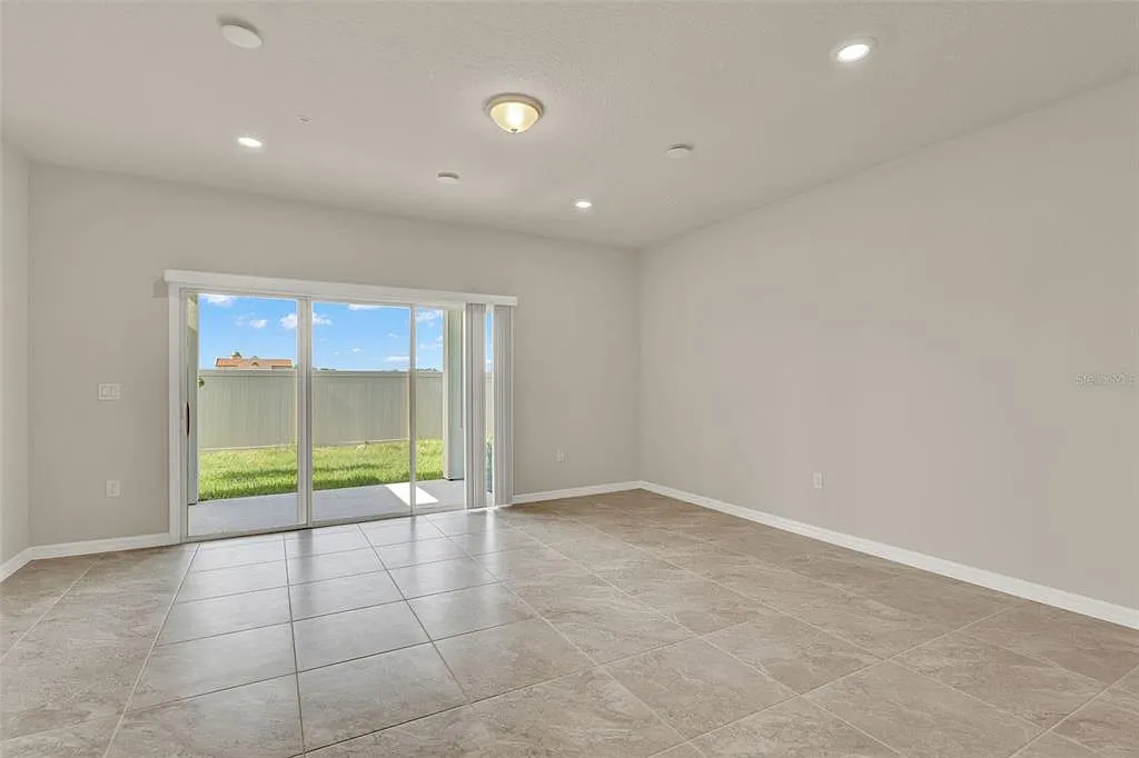 3 bed, 2.5 bath, 1680 sqft, $2,295 — Photo 4