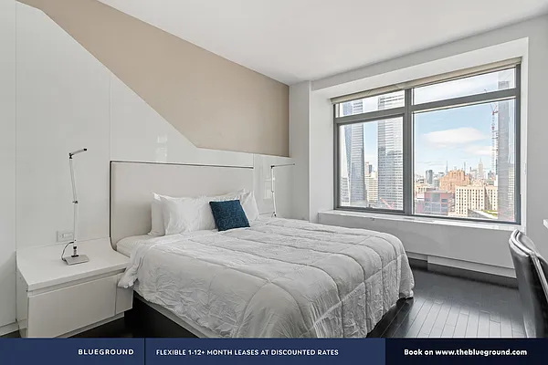 Rented by The Blueground | media 7