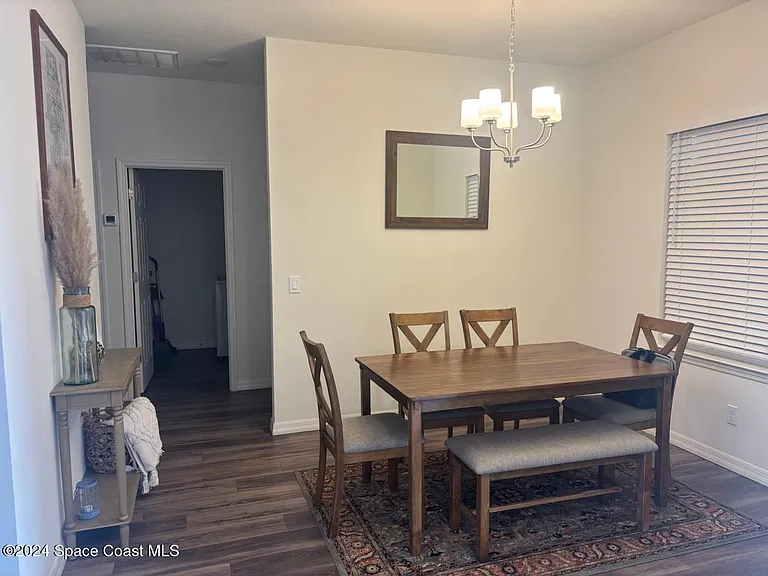 647 Airoso Rd SE — Photo 10