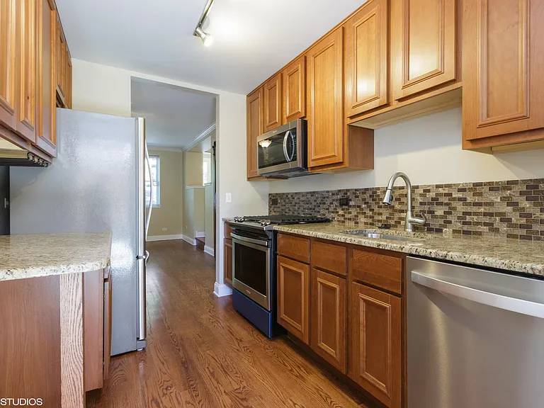 743 W Belden Ave #A — Photo 7
