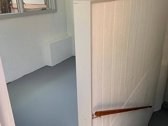 2nd image of 649 Don Gaspar Ave