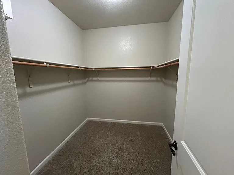 2479 Erickson St — Photo 10