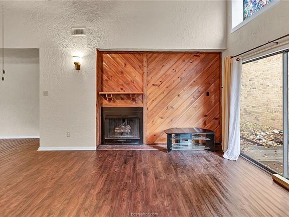 4th image of 2810 Briarcreek Ct