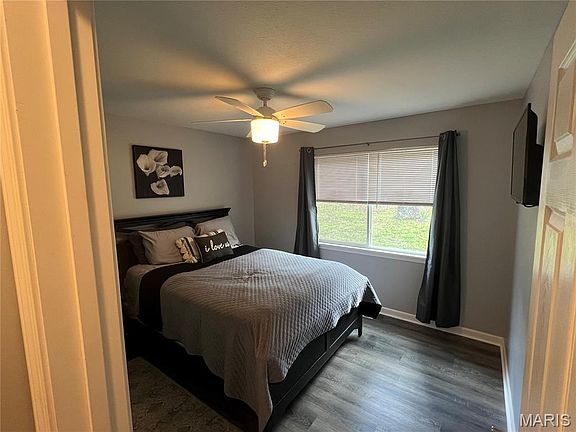 3rd image of 1627 Notre Dame Dr