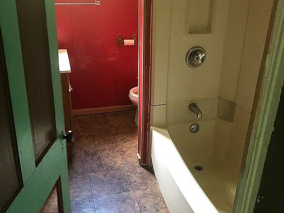 5th image of 168 Rugaber St