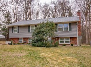 45 Acorn Ave, Clifton Park, NY 12065